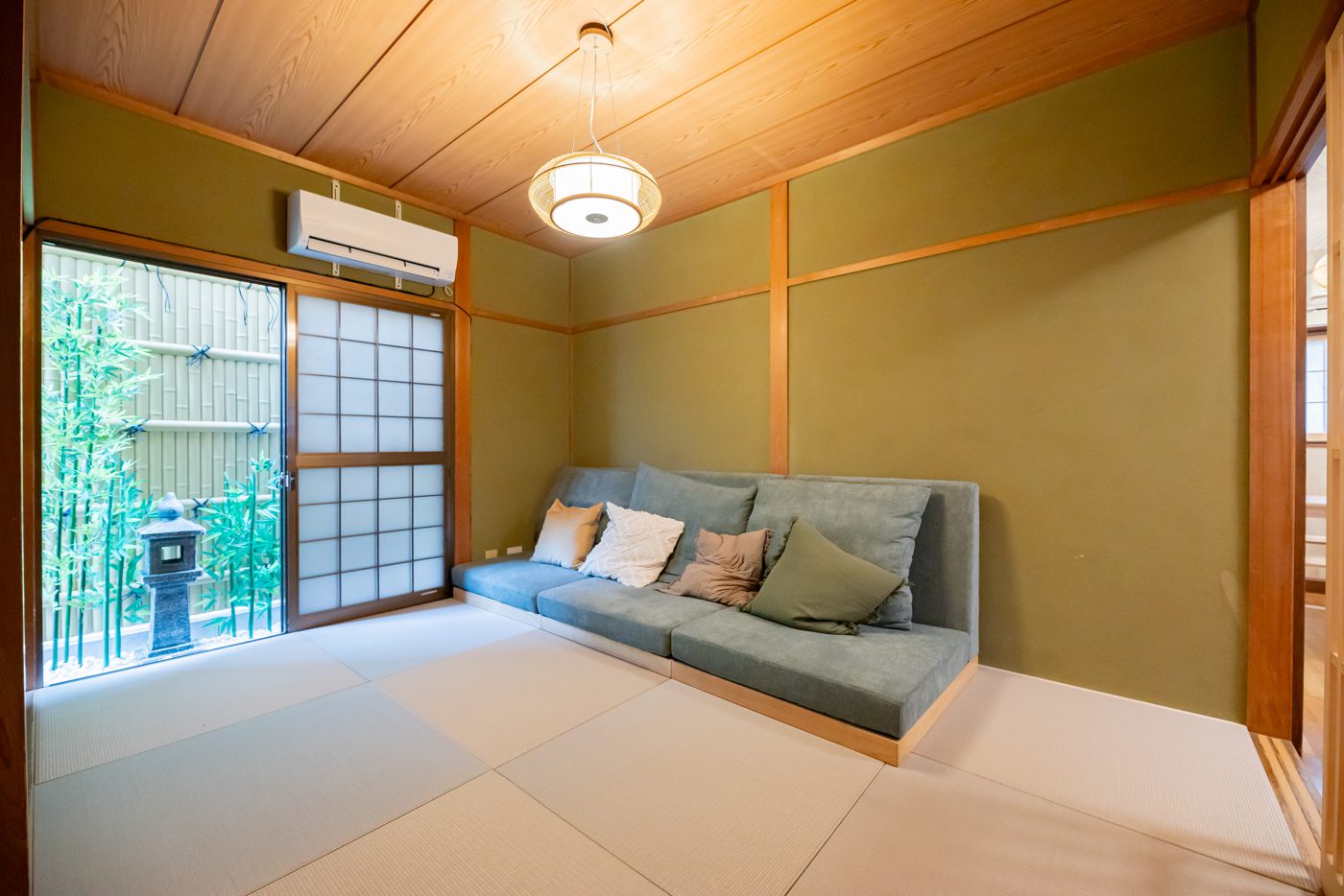Kinari Stay — salon sur jardin à Ōsaka